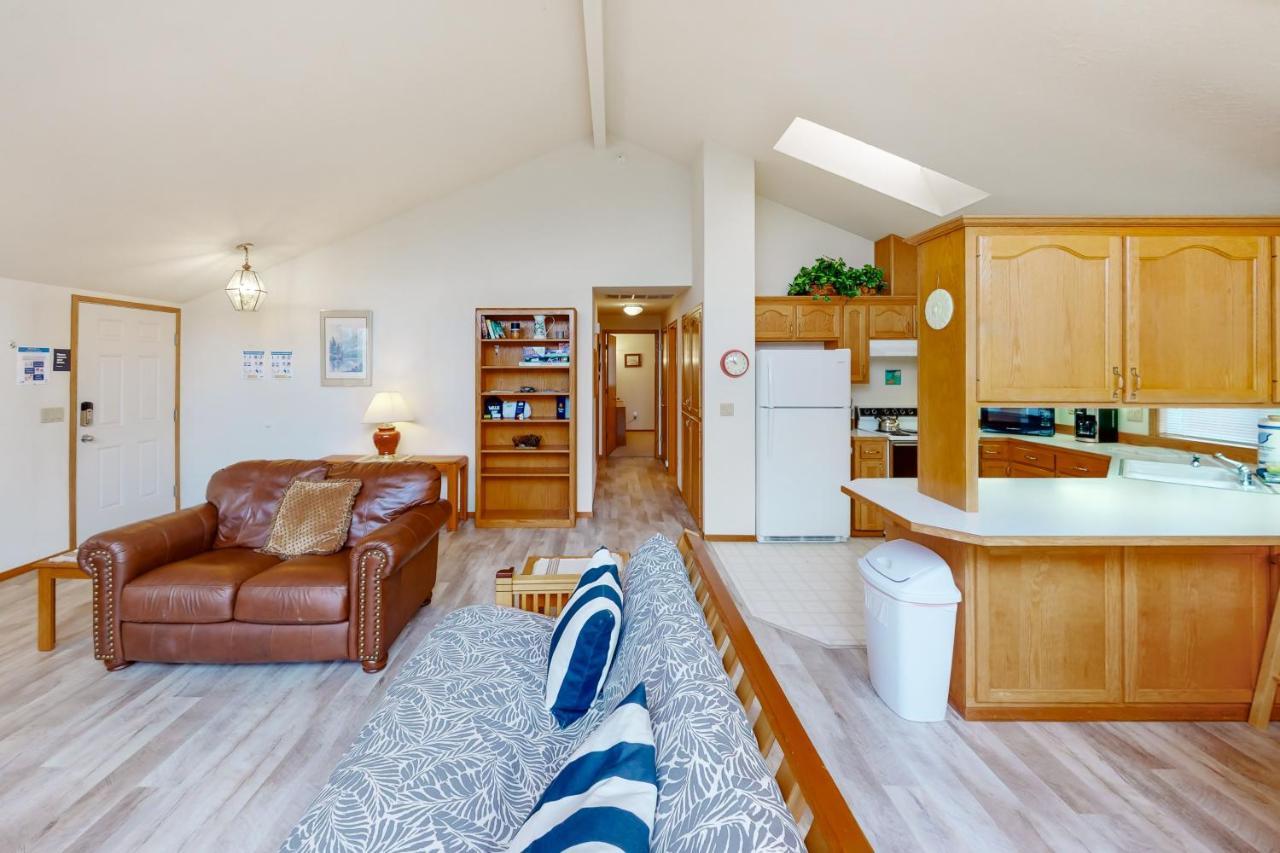 Captain Bill'S Beachhouse Lincoln City Bagian luar foto